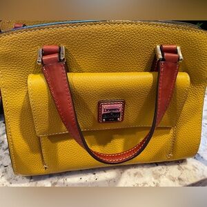 Great condition Dooney & Bourke Satchel Bag